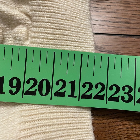 Zara Cream Sweater with Red Floral Embroidery - Picture 9 of 10